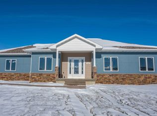 1833 Vera Way, Cedar Falls, IA 50613