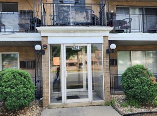 9421 S Roberts Rd APT 1NW, Hickory Hills, IL 60457