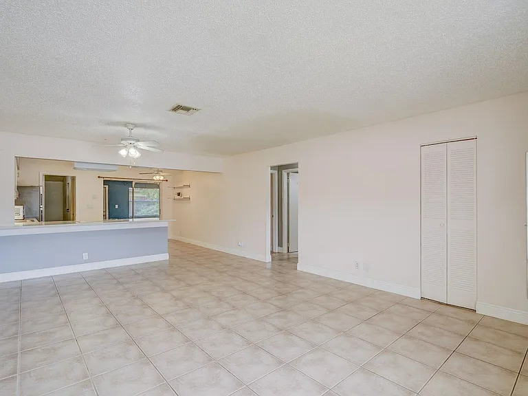 3929 Kenas St — Photo 2