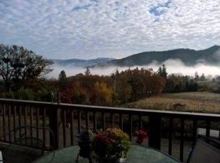 824 Holton Rd, Talent, OR 97540