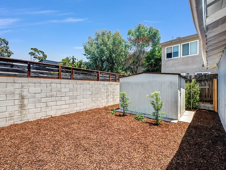221 Avocado St #A — Photo 27