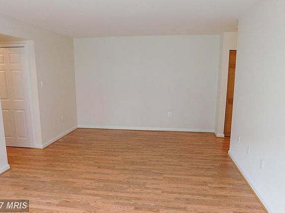 3rd image of 9712 Kingsbridge Dr APT 101
