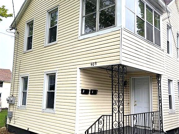 2nd image of 409 Ross St #1