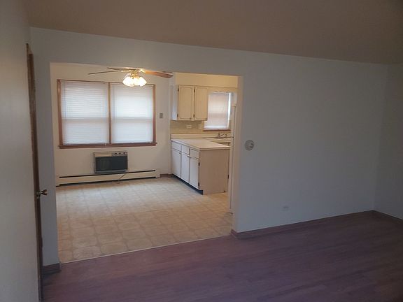 3rd image of 7352 N Harlem Ave #2R