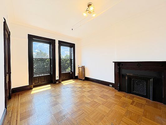 4th image of 651 10th St APT 4F