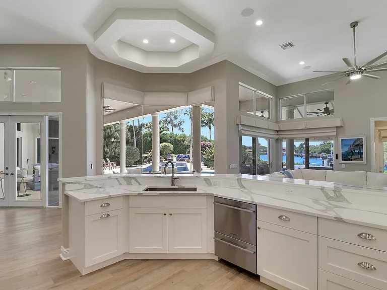 18808 SE Windward Island Ln — Photo 26