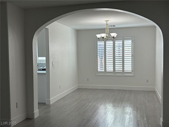 3rd image of 8837 Canyon Saddle St
