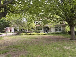 3084 Rolaine Pkwy, Hartford, WI 53027