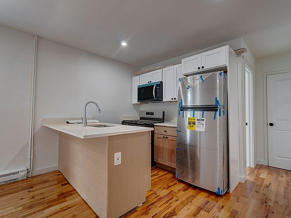 3rd image of 522 Elm St APT 8