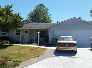 900 NE Country Club Ave, Gresham, OR 97030