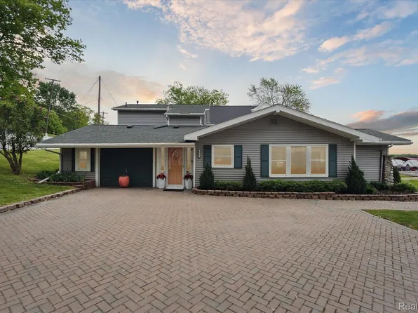 3761 Hunt Rd, Lapeer, MI 48446