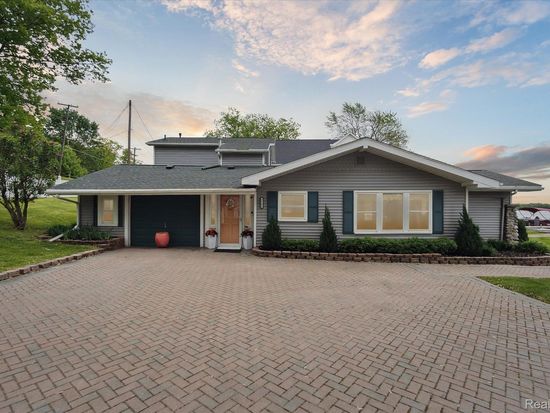 3761 Hunt Rd, Lapeer, MI 48446