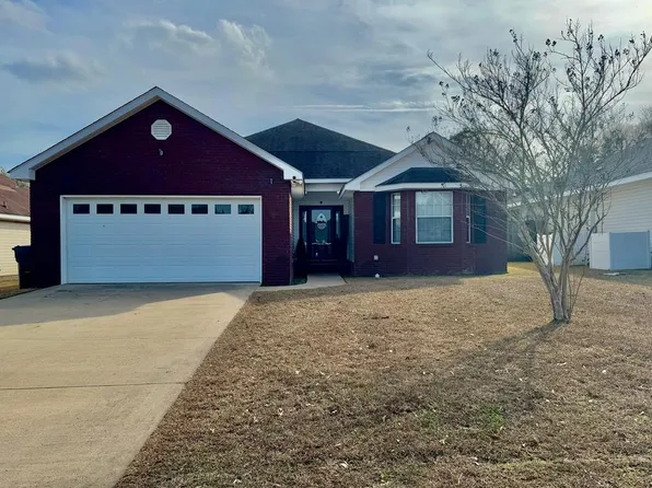 210 Melrose Ln, Dothan, AL 36303