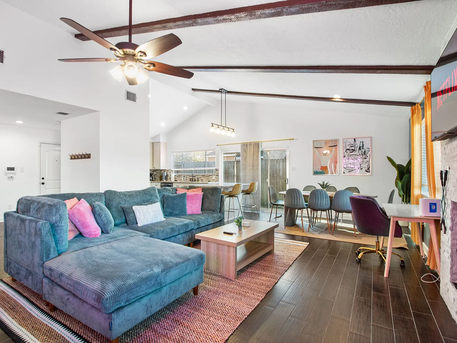 3 bed, 1326 sqft, $5,250 — Photo 3
