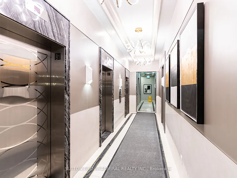 20 Gatineau Dr #1010 — Photo 2