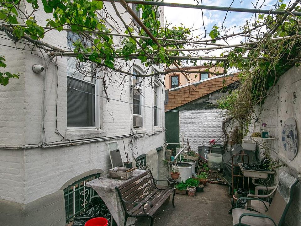 41 Louisa St Brooklyn NY Zillow