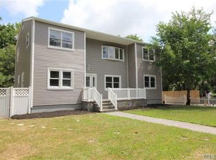 73 Centerwood St, West Babylon, NY 11704