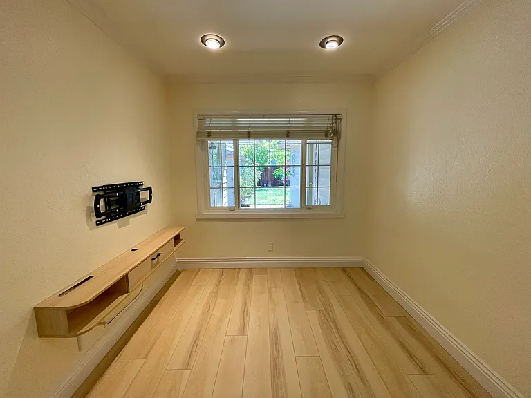 5008 8th Ave — Photo 13