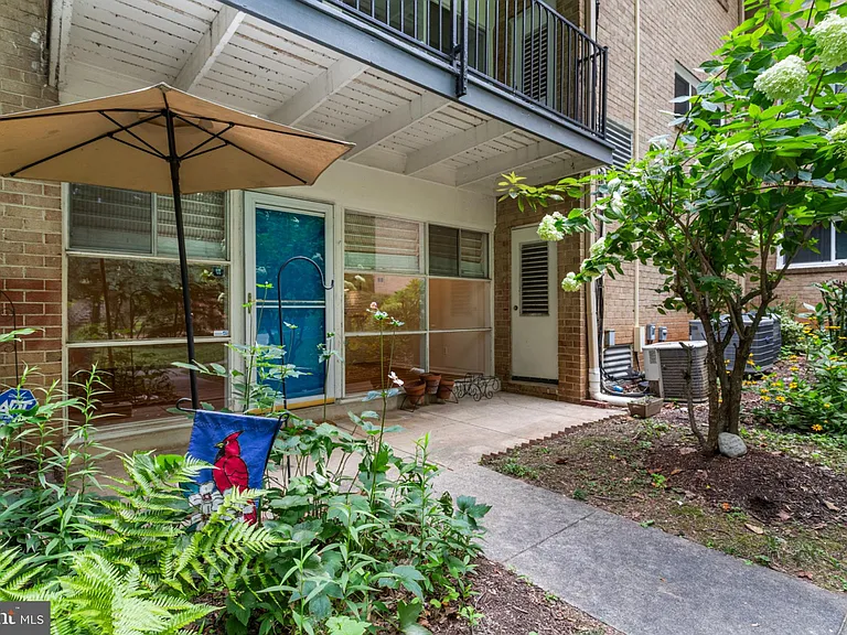 4917 Americana Dr #T6 — Photo 25