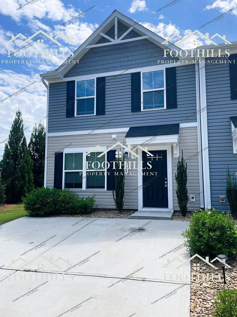 3 bed, 2.5 bath, 1232 sqft, $1,795 — Photo 1