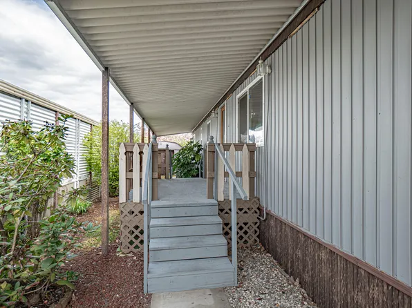 2393 SW Webster Rd, Grants Pass, OR 97526