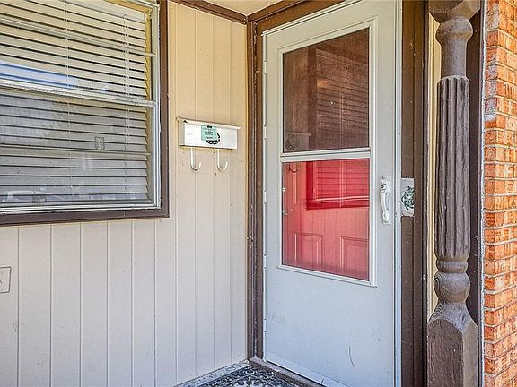 4th image of 1926 Cherokee Ln #1928