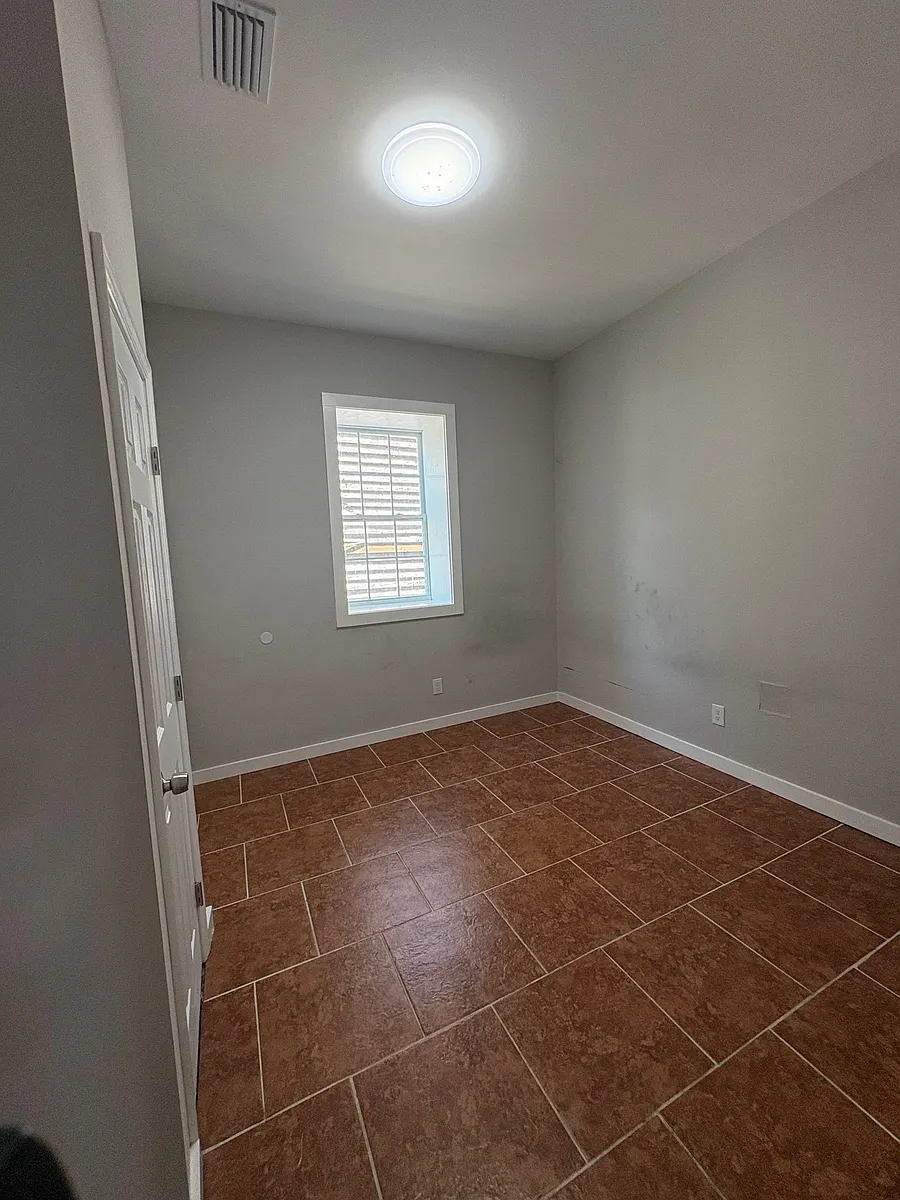 Building Photo - 1501 G St #200