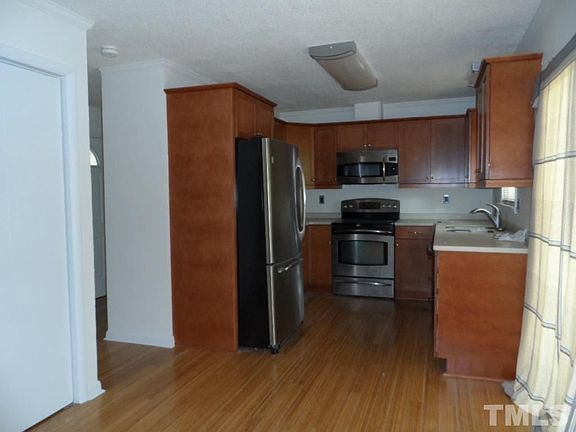 5th image of 5701 Green Bay Dr