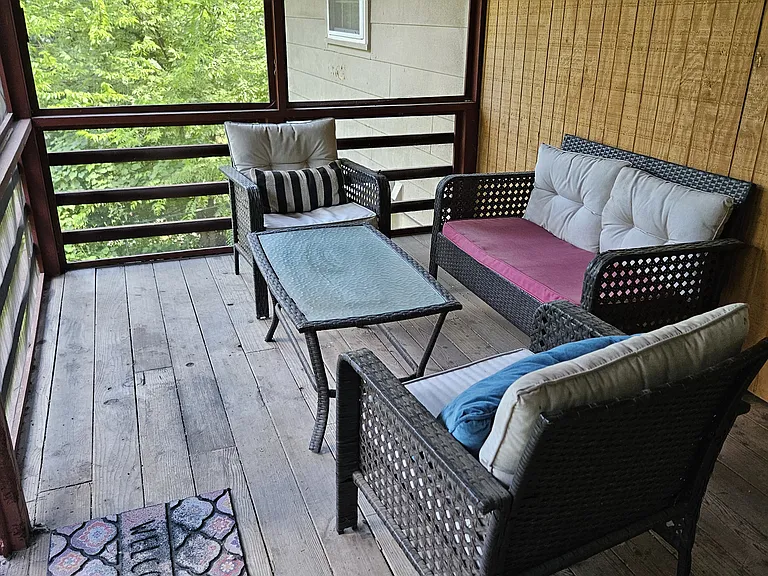 screened patio off the dining area