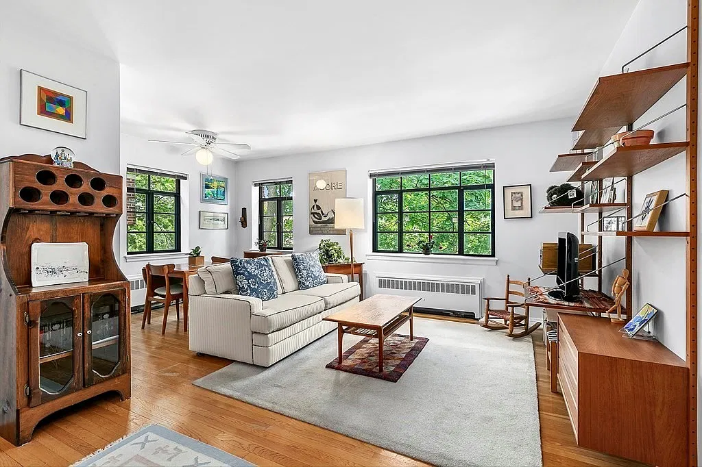 2 bed, 702 sqft, $2,450 — Photo 1