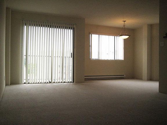5th image of 828 Franklin St APT 803