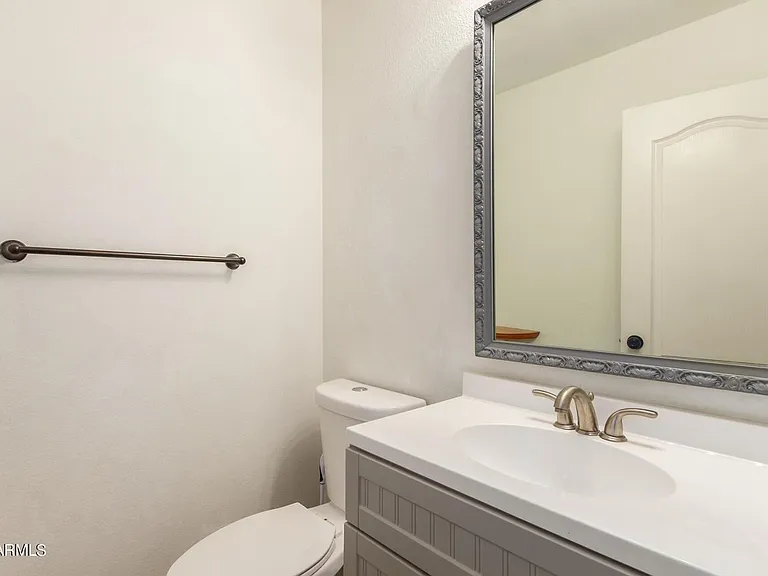9124 W Elm St — Photo 18