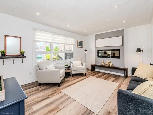 423 Westwood Dr #31, Kitchener, ON N2M 5B5