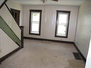 2nd image of 120 W 6th St