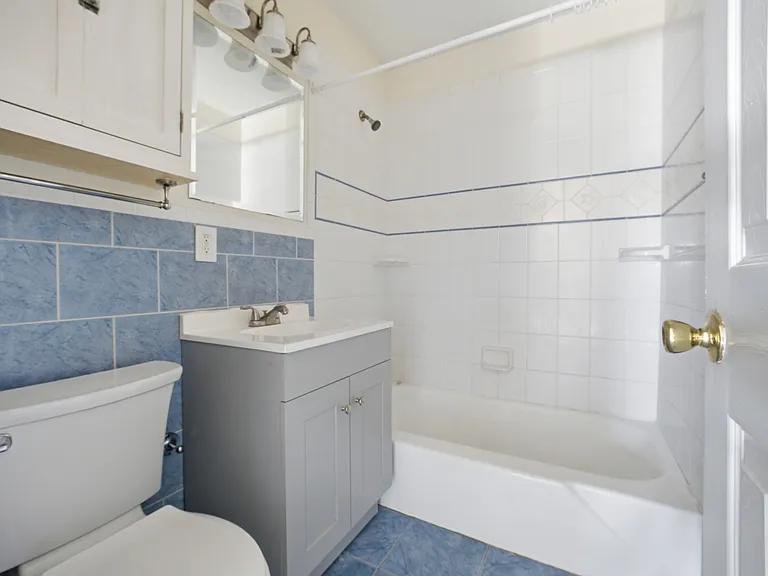 1212 Harris Dr — Photo 9