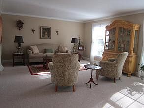 4th image of 111 Yorke Dr