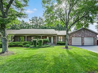 8141 Ridgepointe Dr, Burr Ridge, IL 60527