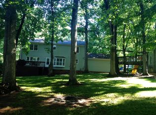 1511 Foxhollow Rd, Greensboro, NC 27410