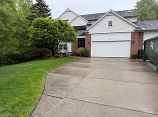 2801 Waldon Park Dr, Lake Orion, MI 48359