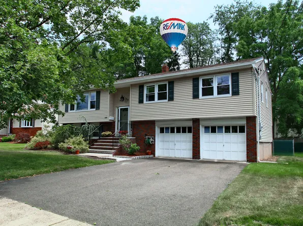 42-05 Naugle Dr, Fair Lawn, NJ 07410