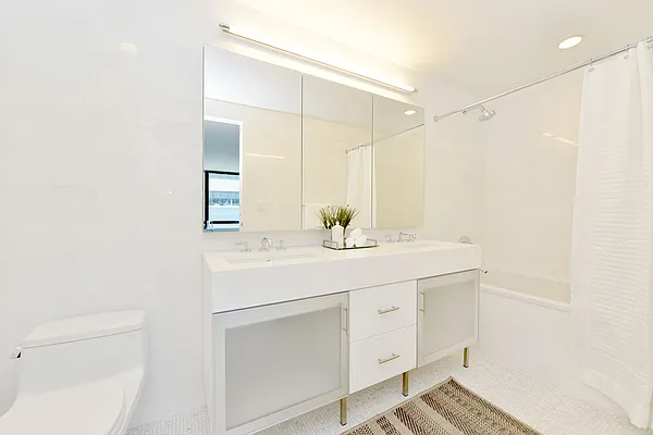 Rented by Solow Realty | media 25