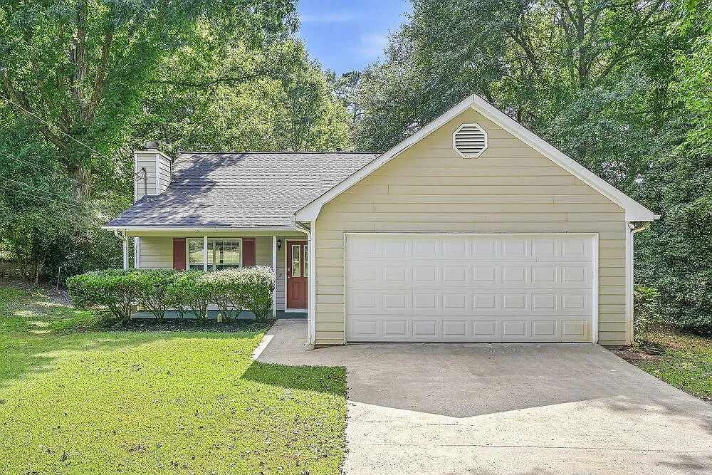 3 bed, 2.0 bath, 1414 sqft, $1,905 — Photo 1