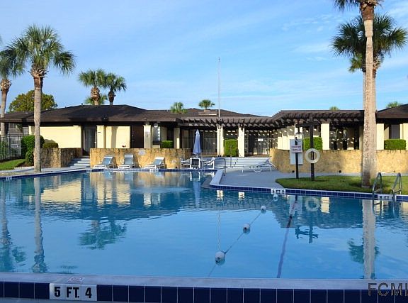 5th image of 40 Club House Dr APT 103