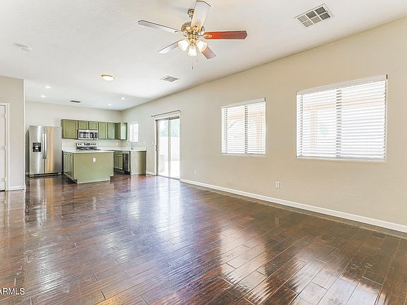 4th image of 1995 E CONNEMARA Drive