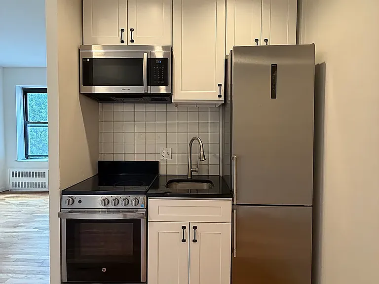 315 E 84th St #30 — Photo 2