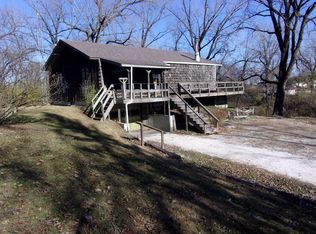 12151 Pokeberry Rd, Rushville, IL 62681