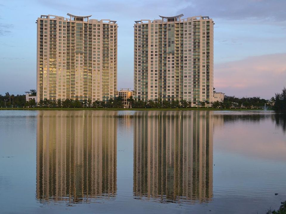 Highrise luxury resort living