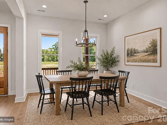 5th image of 395 New Salem Rd