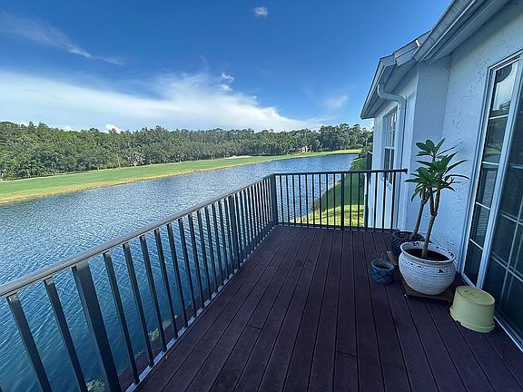 1st golf hole Balcony 