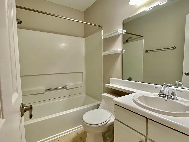 1001 Kingswood Dr #I — Photo 12
